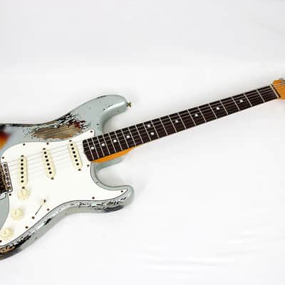 2025 Fender Custom Shop 1965 Stratocaster Super Heavy Relic - Super Faded Aged Firemist Silver over 3 Color Sunburst image 4