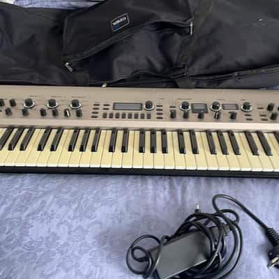 Korg KingKORG 61-Key Analog Modeling Synthesizer 2010s - Black/Tan