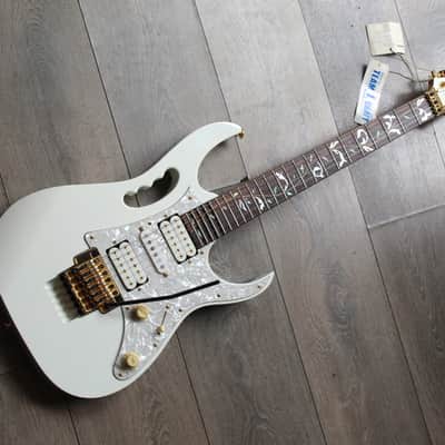 IBANEZ  "JEM7V White (F0713097) with her papers and original Hardcase" 3, 59 KG image 1