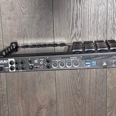 Akai MPC Live Standalone Sampler / Sequencer 2017 - Present - Black image 5