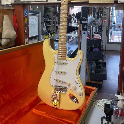 Fender Yngwie Malmsteen Artist Series Signature Stratocaster with Maple Fretboard 2017 - Vintage White image 1