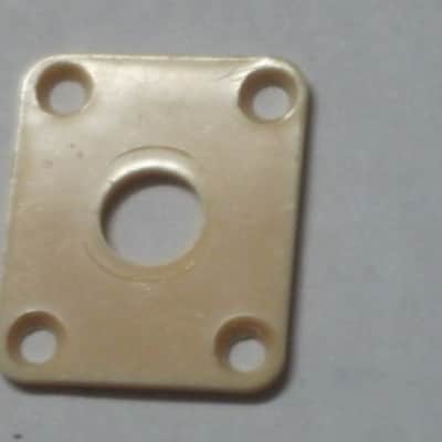 used (has some nicks & scratches) unknown brand CREME PLASTIC RECTANGLE Jack Plate + nickel finish SCREWS (refer to measurements in description) flat - but will flex when installed, might fit Epiphone LP 100 model guitar (NO guitar included) image 15