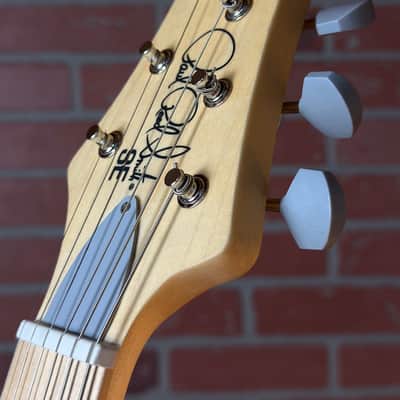 PRS SE Silver Sky Left-Handed Maple Fingerboard Electric Guitar - Overland Gray image 12