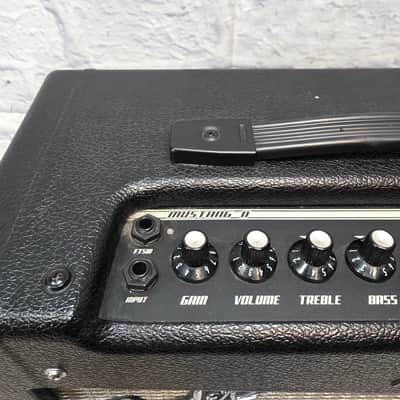 Fender  Mustang v.2 Guitar Combo Amp image 5
