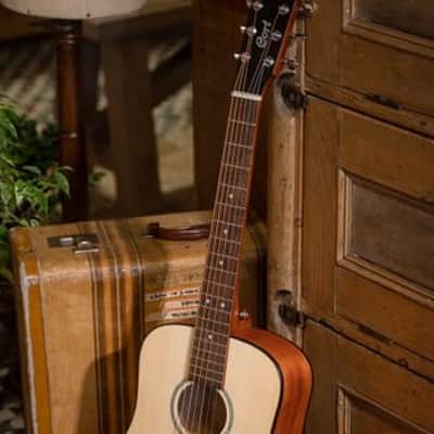 Discover Perfect Tone and Portability: Cort Standard ADMINI-OP 3/4 Spruce Top Guitar with Bag! image 7