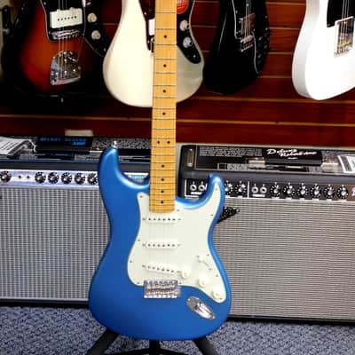2025 Fender American Professional Classic Stratocaster Electric Guitar w/Gig Bag! Faded Lake Placid Blue! VERY NICE!!! image 2