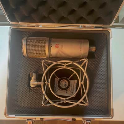 sE Electronics Z3300a Large Diaphragm Multipattern Condenser Microphone 2004 image 2
