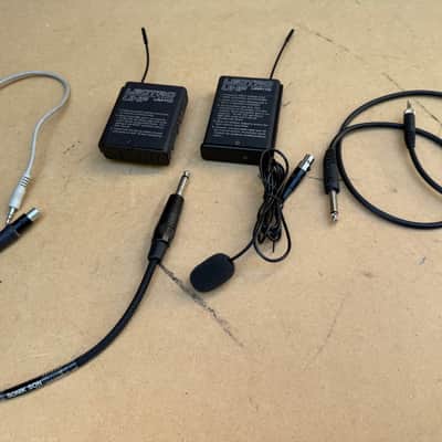 Lectrosonics Lectro UM100 + UCR100 Block + cables + microphone image 2