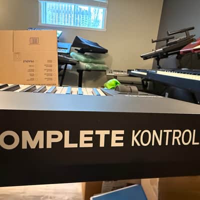 Native Instruments Komplete Kontrol S88 MKii 2020 - Present - Black image 7