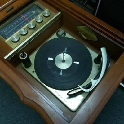 Vintage Magnavox Micromatic Stereo Console #150927-2 Phono/FM/AM/Aux Working image 2
