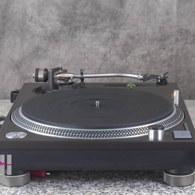 Technics SL-1200MK4 Black direct drive turntable in Very Good Condition image 12