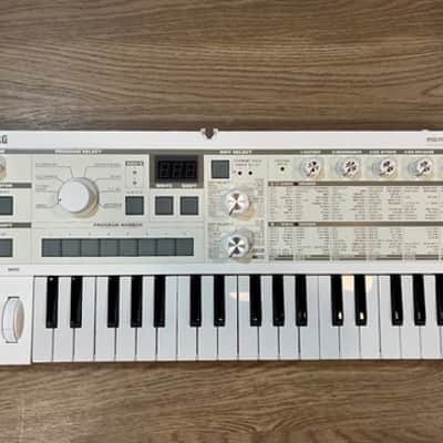Korg microKORG S 37-Key Synthesizer/Vocoder White image 2