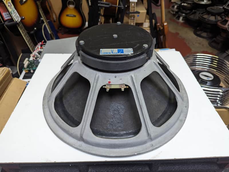 Rare Find! Original 4 Ohm 1970s Cerwin Vega 187 Bass Guitar 18