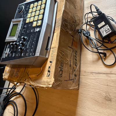 Roland SP-606 Sampler with original BOX image 7