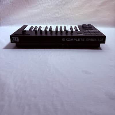Native Instruments Komplete Kontrol A25 2018 - Present - Black image 5