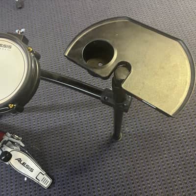 Alesis Command Mesh Electronic Drum Set with Alesis Sample Pad 4 image 12