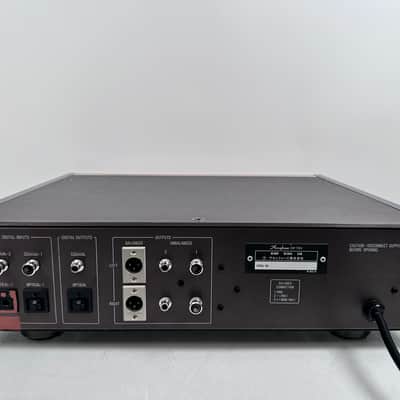 Accuphase DP-70V CD Player w/ Remote image 11