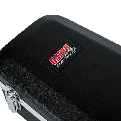 Mint Gator Deluxe Molded Case for 12-string Dreadnaught Guitar image 10