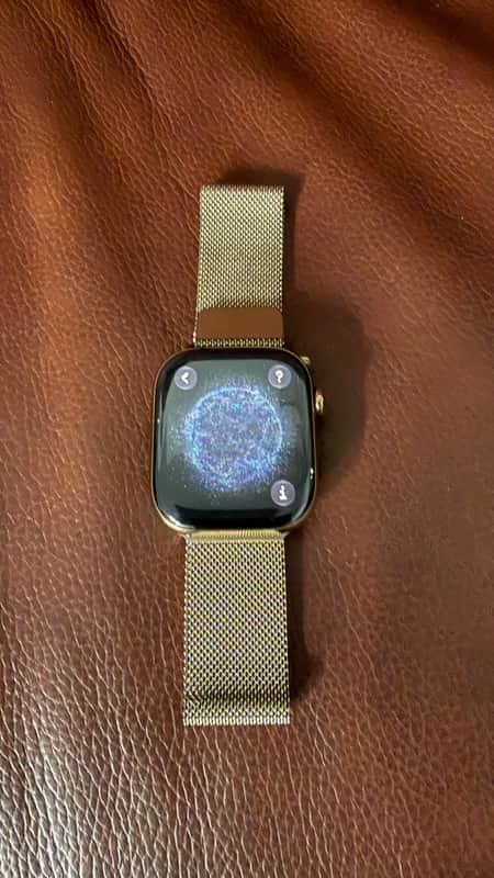 Apple Watch Series 10 – 46mm GPS + Cellular 2024 - Gold Titanium