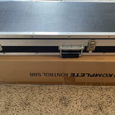 Roland XP-30 61-Key 64-Voice Expanded Synthesizer w/Road Case image 2