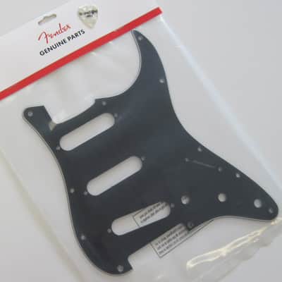 Fender Standard Stratocaster Pickguard 3-ply Black 0991359000