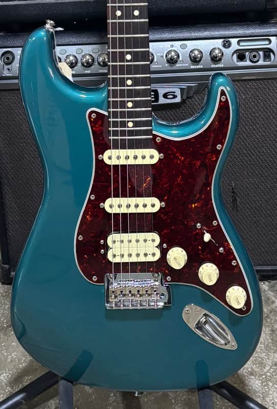 Fender Player II Limited Edition 70th Anniversary Stratocaster 2024 - Ocean Turwuoise