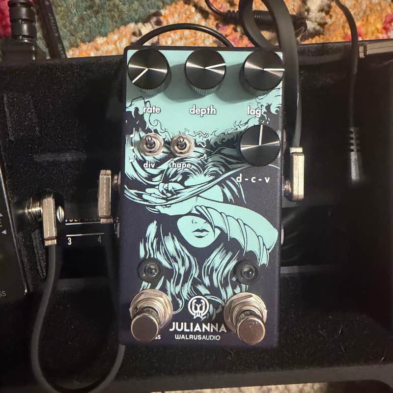 🦭 Walrus Audio Julianna Deluxe Chorus / Vibrato 2020 - Present - Blue image 1