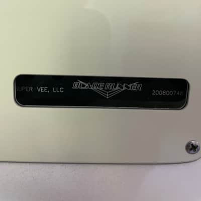 Fender Ultra Stratocaster 2021 with Maple Neck image 8