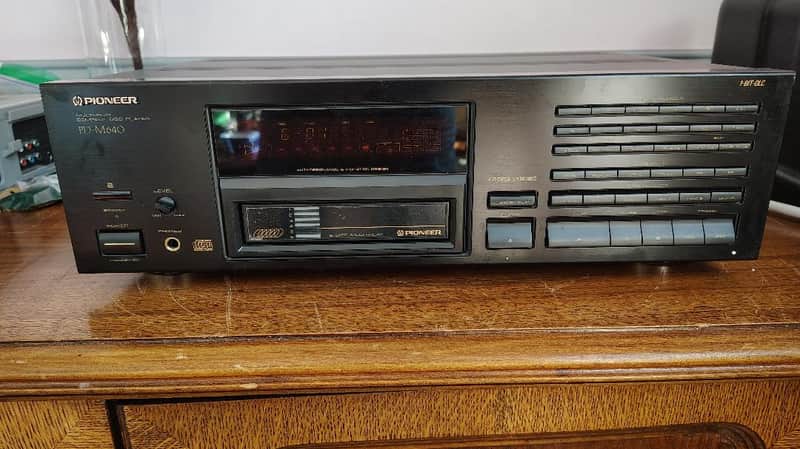 Pioneer PD-M640 6-disc magazine cd player in very good condition, serviced - 2000's image 1