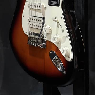 Fender Player Stratocaster HSS with Pau Ferro Fretboard 2018 - 2021 3-Color Sunburst image 7