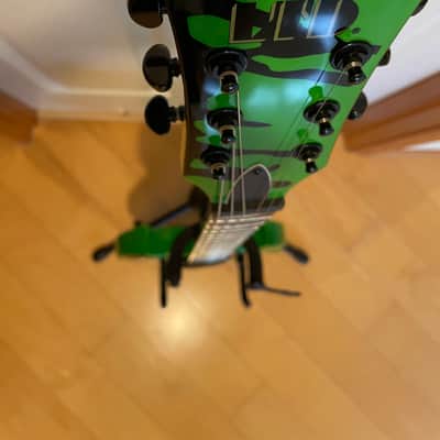 ESP LTD RARE ESP LTD Slimer Viper Tony Perry Signature Guitar Mint 2015 Green / black image 4