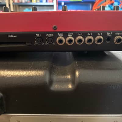Nord Lead 2 49-Key 16-Voice Polyphonic Synthesizer image 2