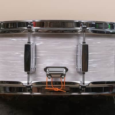 Pearl President Series 5.5x14 Phenolic White Oyster Snare Drum image 9