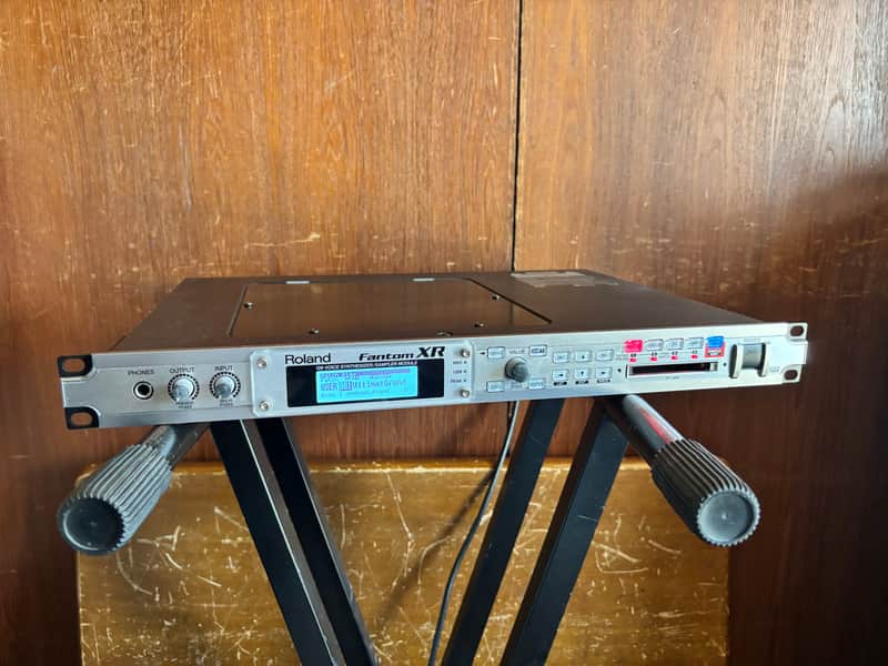 Roland Fantom XR Synthesizer/Sampler Ver2.00 New Display image 1