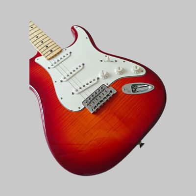 Fender Standard Stratocaster Plus Top with Maple Fretboard - 2015 - Cherry Burst image 8