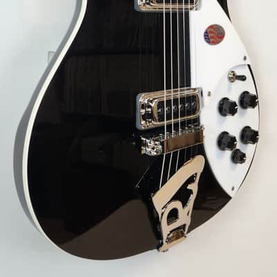 Rickenbacker 620 Jet Glo, Stereo, Gotoh Tuners, Rosewood FB, HSC image 7