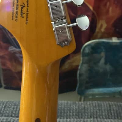 Squier Classic Vibe 50's Stratocaster 2 tone sunburst 2025 - 2 tone sunburst image 4