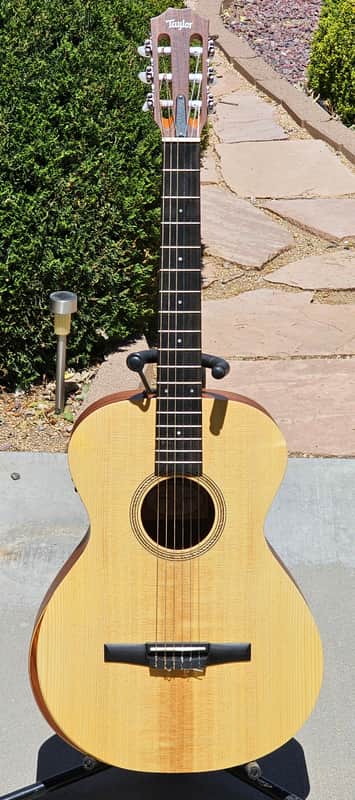 Taylor Academy 12e-N Nylon-string Acoustic-electric 2023 - Natural image 1