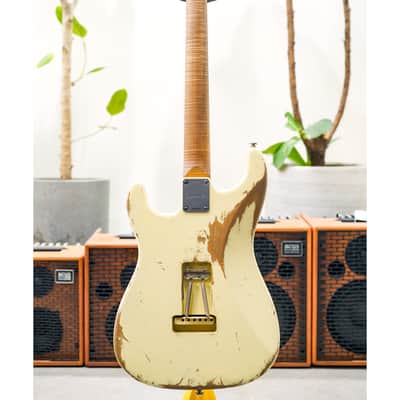 Luxxtone Choppa S Heavy Aging HSS-Cream w/Gold Anodized Pickguard & 1-Piece Roasted Flame Maple Neck image 7