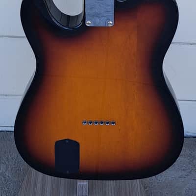 FENDER DELUXE NASHVILLE TELECASTER ROSEWOOD FINGERBOARD BROWN SUNBURST ELECTRIC W/BAG - 2003 (USED) image 6
