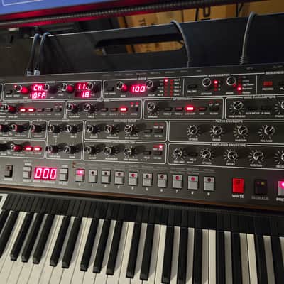 Sequential Prophet-6 Desktop 6-Voice Polyphonic Synthesizer 2018 - 2020 - Black with Wood Sides image 4