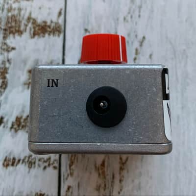 Alchemy Audio "Dead Bat" Dying 9 Volt Battery Simulator Effect Pedal Voltage Sag image 3