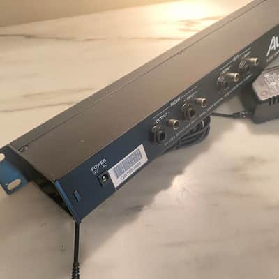 Immagine Alesis M-EQ-230 Dual 1/3 Octave Precision Equalizer — Rackmount EQ — Good Condition 1995 - Black - 4