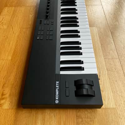Native Instruments Komplete Kontrol A61 - Black image 7