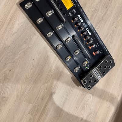 Line 6 POD X3 Live Multi-Effect and Amp Modeler 2007 - 2011 - Black image 1
