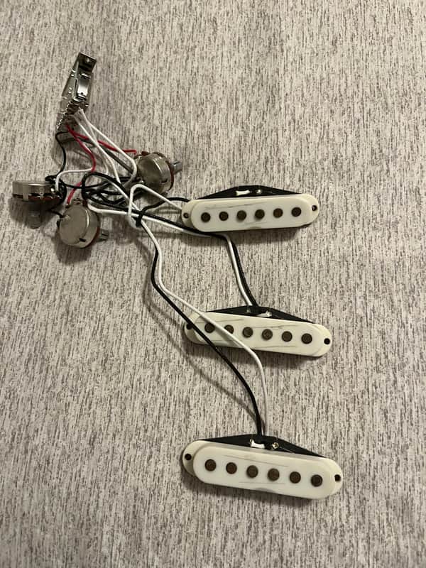 Slick 65 Stratocaster Pickups complete Harness no Solder image 1