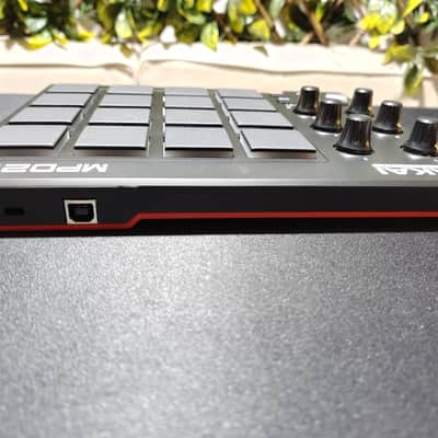AKAI Professional MPD218 USB MIDI Pad Controller – Excellent Condition – Tested – Fast Ship image 8