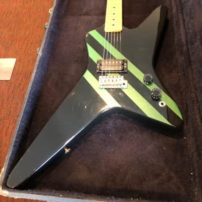Kramer Voyager 1981 w/ Pre-Lawsuit Headstock and Original Hardshell Case image 14