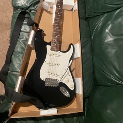 Fender Squire Stratocaster 20th Anniversary 2002 - Black/White image 12