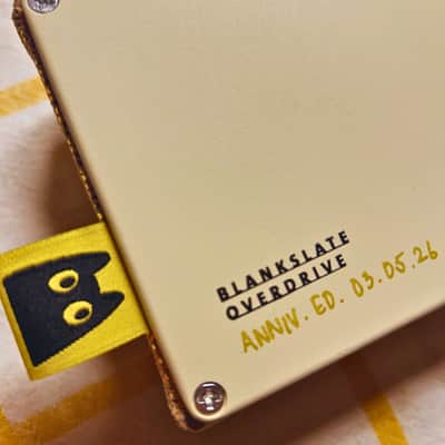 TONECAT BlankSlate Overdrive (Klon-style Drive) - Anniversary Gold Edition 2026 - Gold Leather image 4